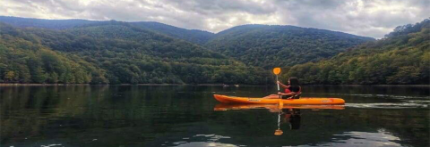 Kayaking pe lacul Tarnița